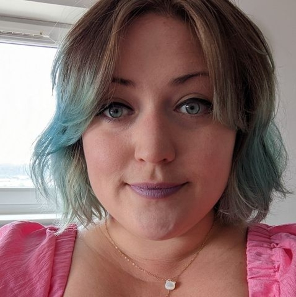 Meet your Posher, Danielle